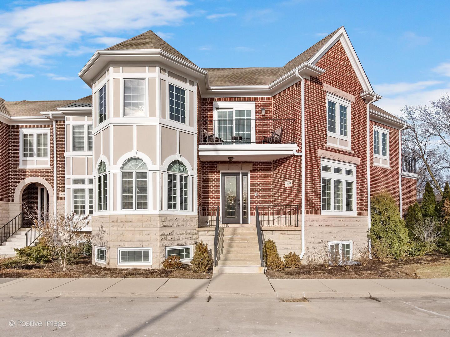 1454 E Northwest Highway — Arlington Heights, IL 60004