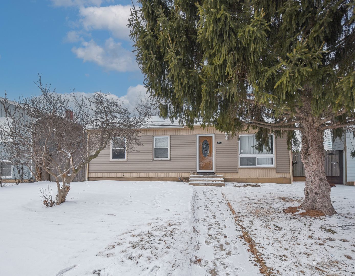 2042 GIDEON Avenue — Zion, IL 60099