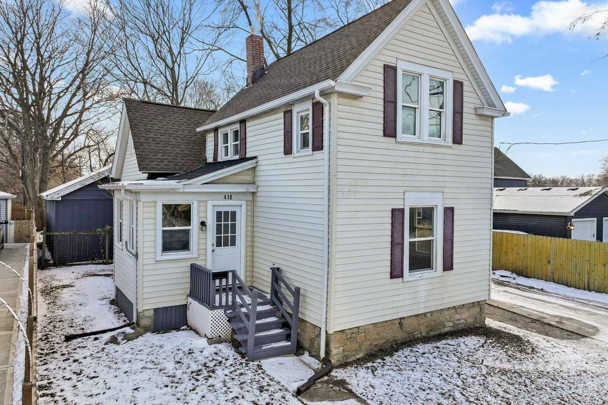 418 Illinois Avenue, Aurora, IL 60506