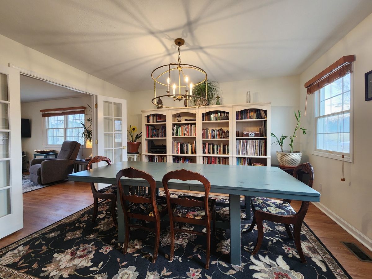 224 Cashen Drive, Makanda, IL 62958