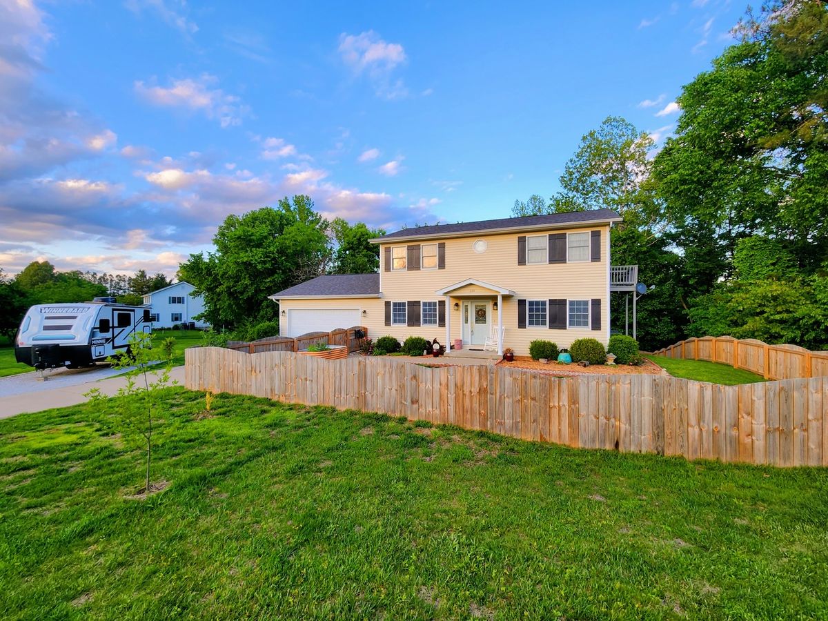 224 Cashen Drive, Makanda, IL 62958