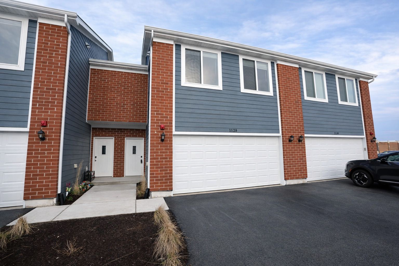 1128 Gillespie Lane #1128 — Yorkville, IL 60560
