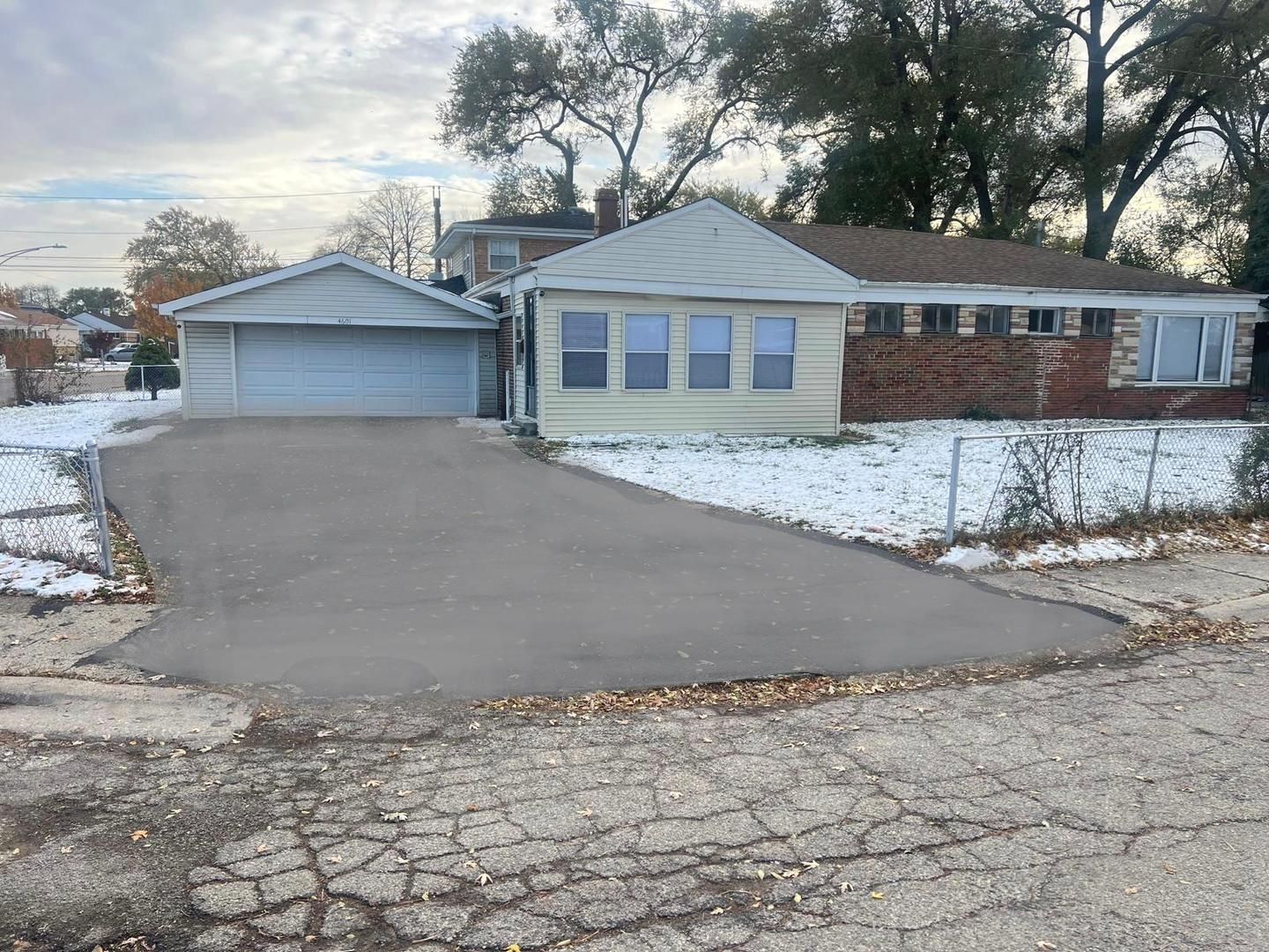 4601 W 82nd Street — Chicago, IL 60652
