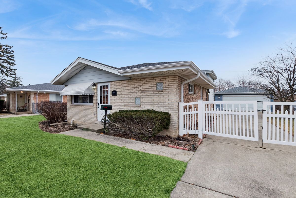 16417 George Drive, Oak Forest, IL 60452