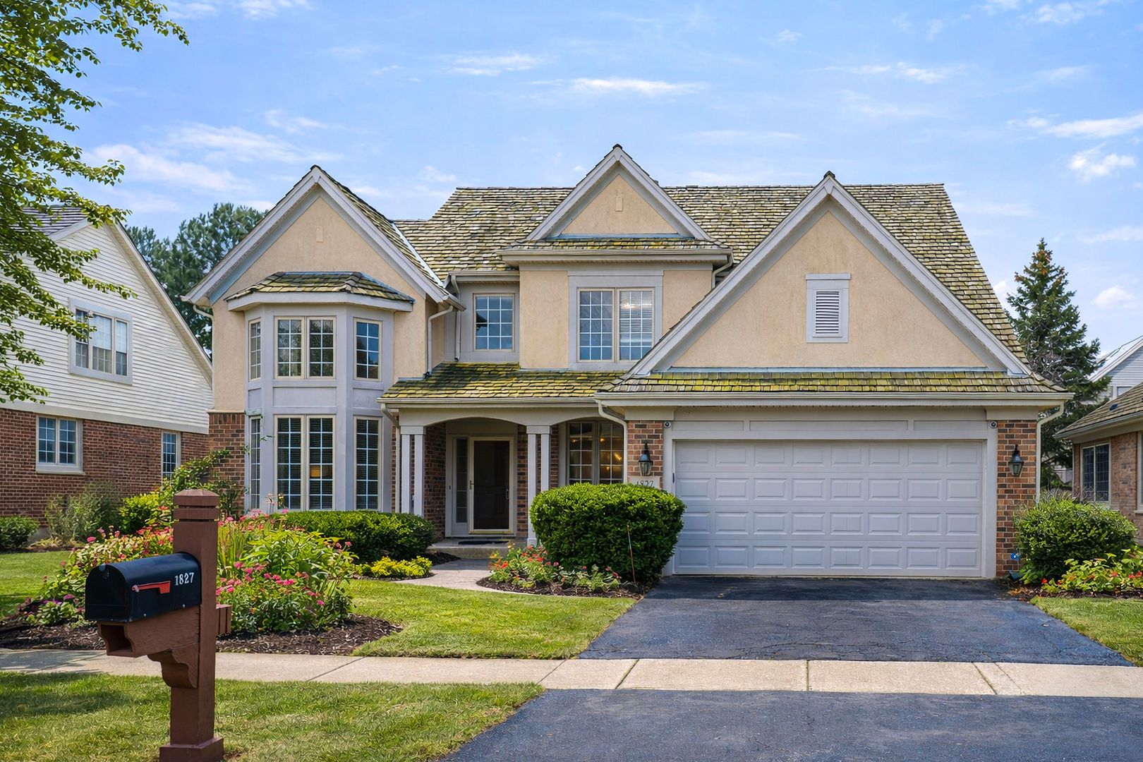 1827 WATERBURY Circle — Glenview, IL 60025