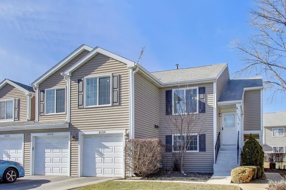 2122 Southwind Circle, Schaumburg, IL 60194