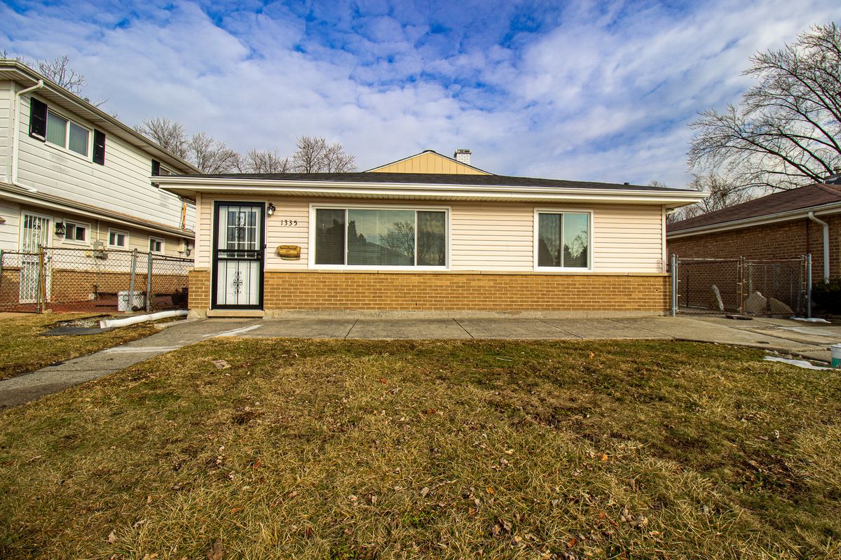 1335 Mackinaw Avenue, Calumet City, IL 60409