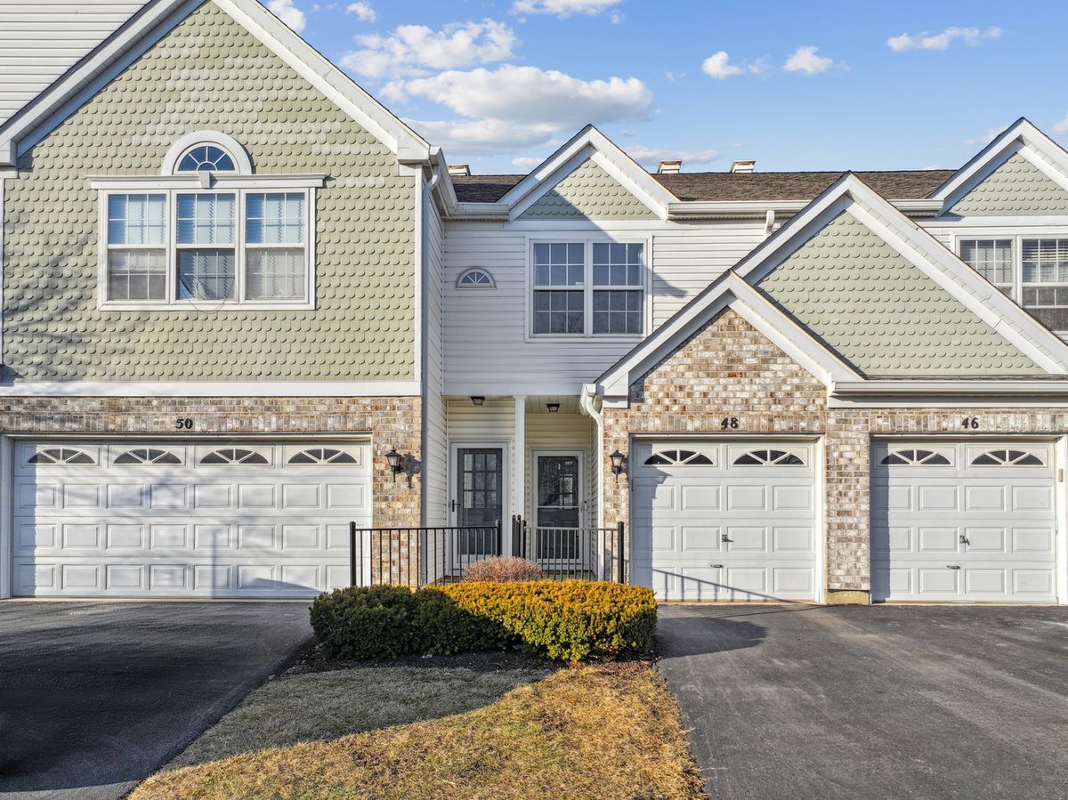 48 Arboretum Drive, Lombard, IL 60148