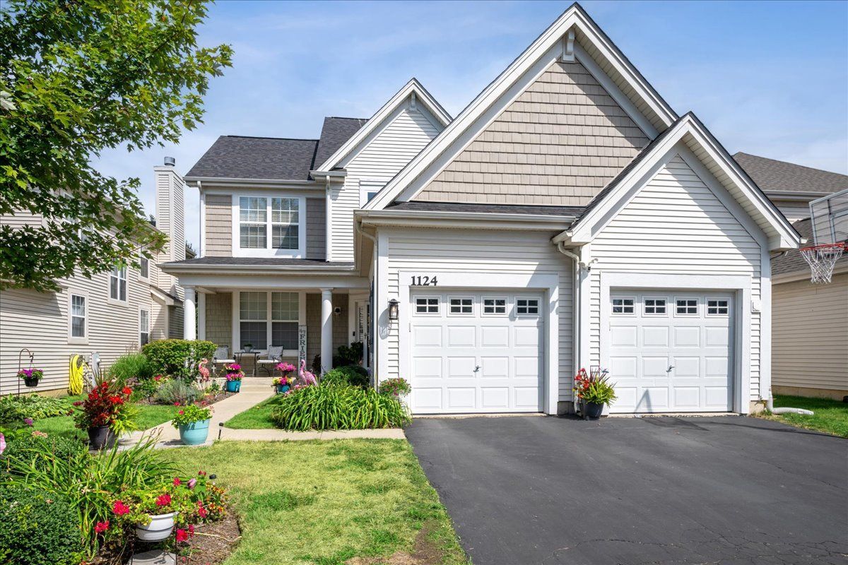 1124 Amelia Court — Indian Creek, IL 60061