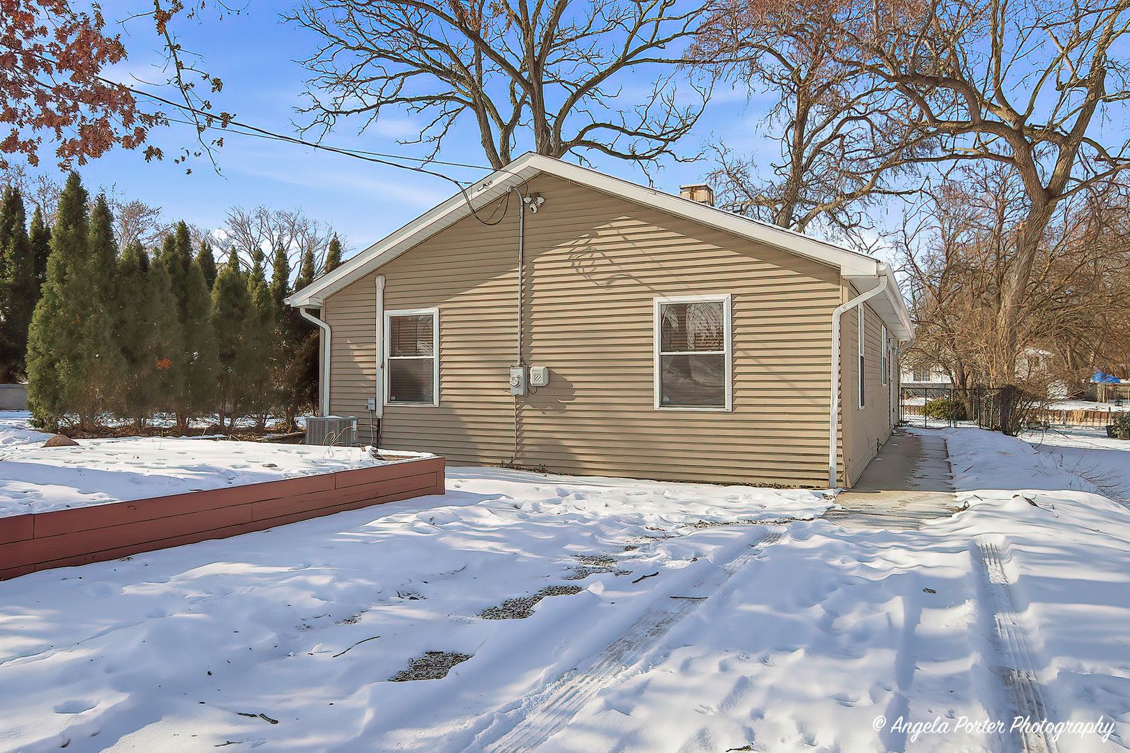 39450 N Circle Avenue — Antioch, IL 60002