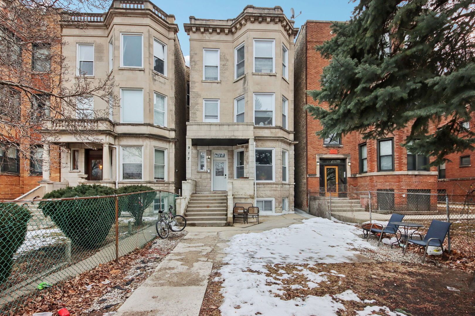 917 Sacramento Boulevard — Chicago, IL 60622