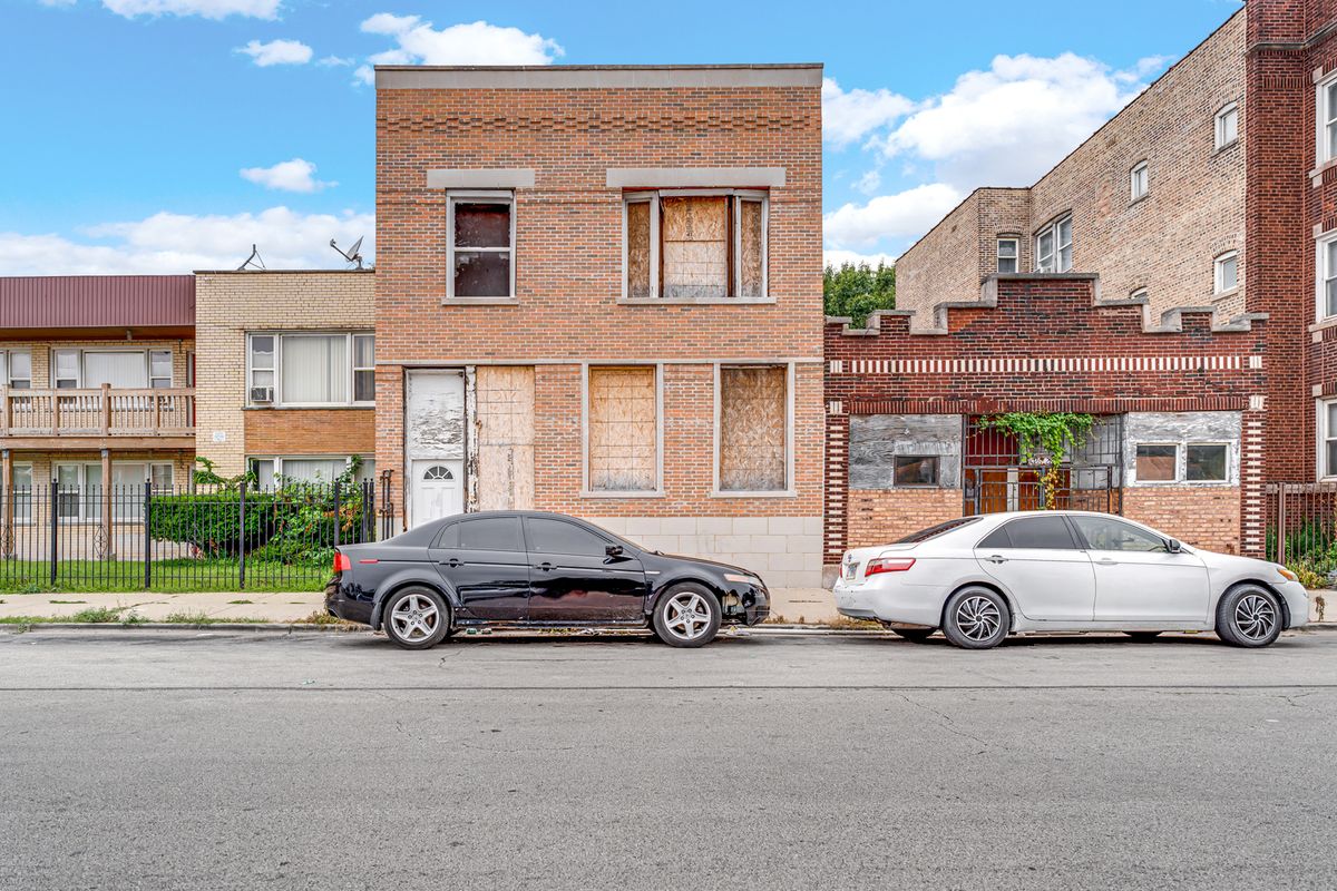 3024 Cheltenham Place, Chicago, IL 60649