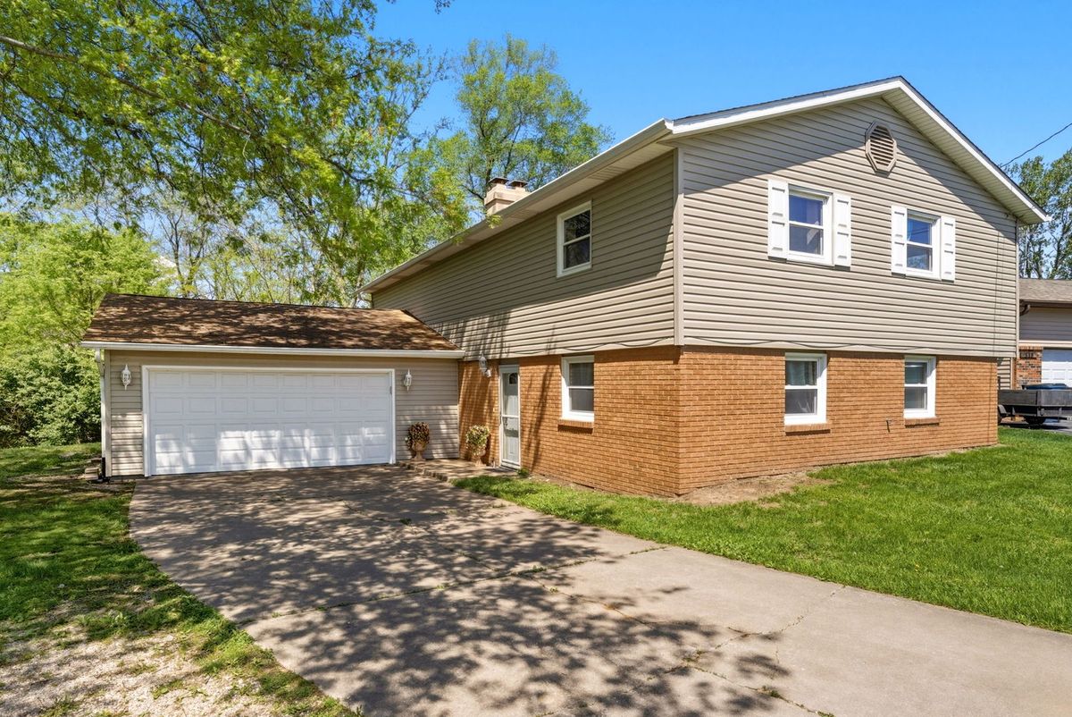 110 Andrea Court, Cleveland, IL 61241