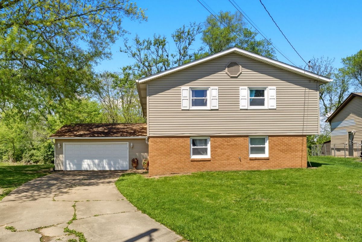 110 Andrea Court, Cleveland, IL 61241