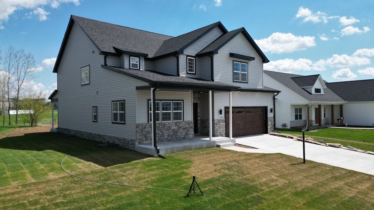 1306 Roberto Road, Mahomet, IL 61853