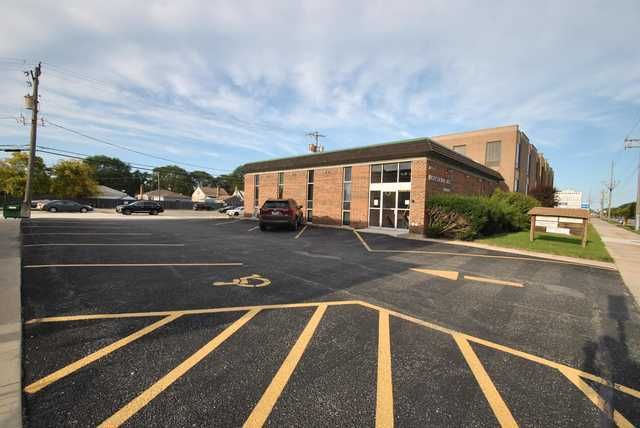 10540 W Cermak Road #2 — Westchester, IL 60154