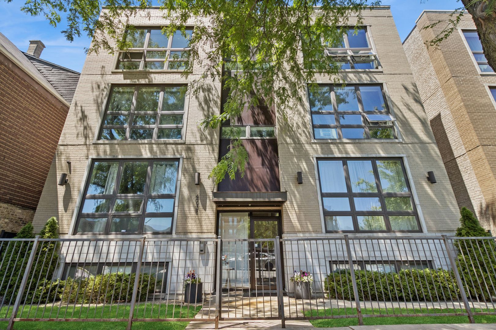 4038 N Western Avenue #2S — Chicago, IL 60618