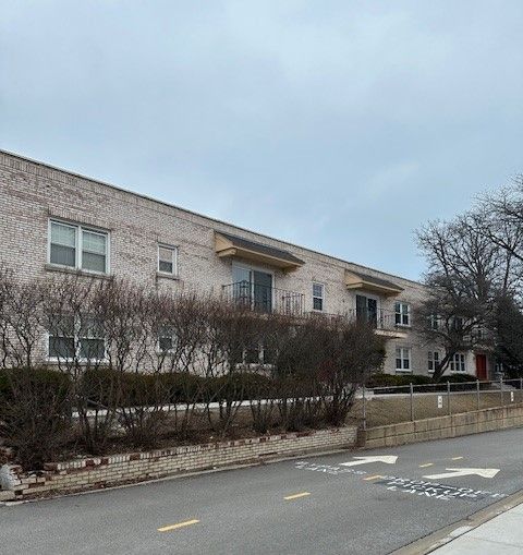 2103 Saint Johns Avenue, Highland Park, IL 60035