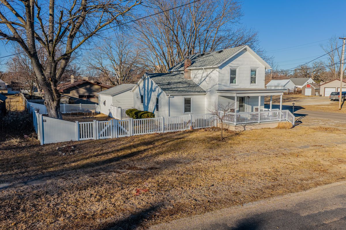 220 2nd Street, Wyanet, IL 61379