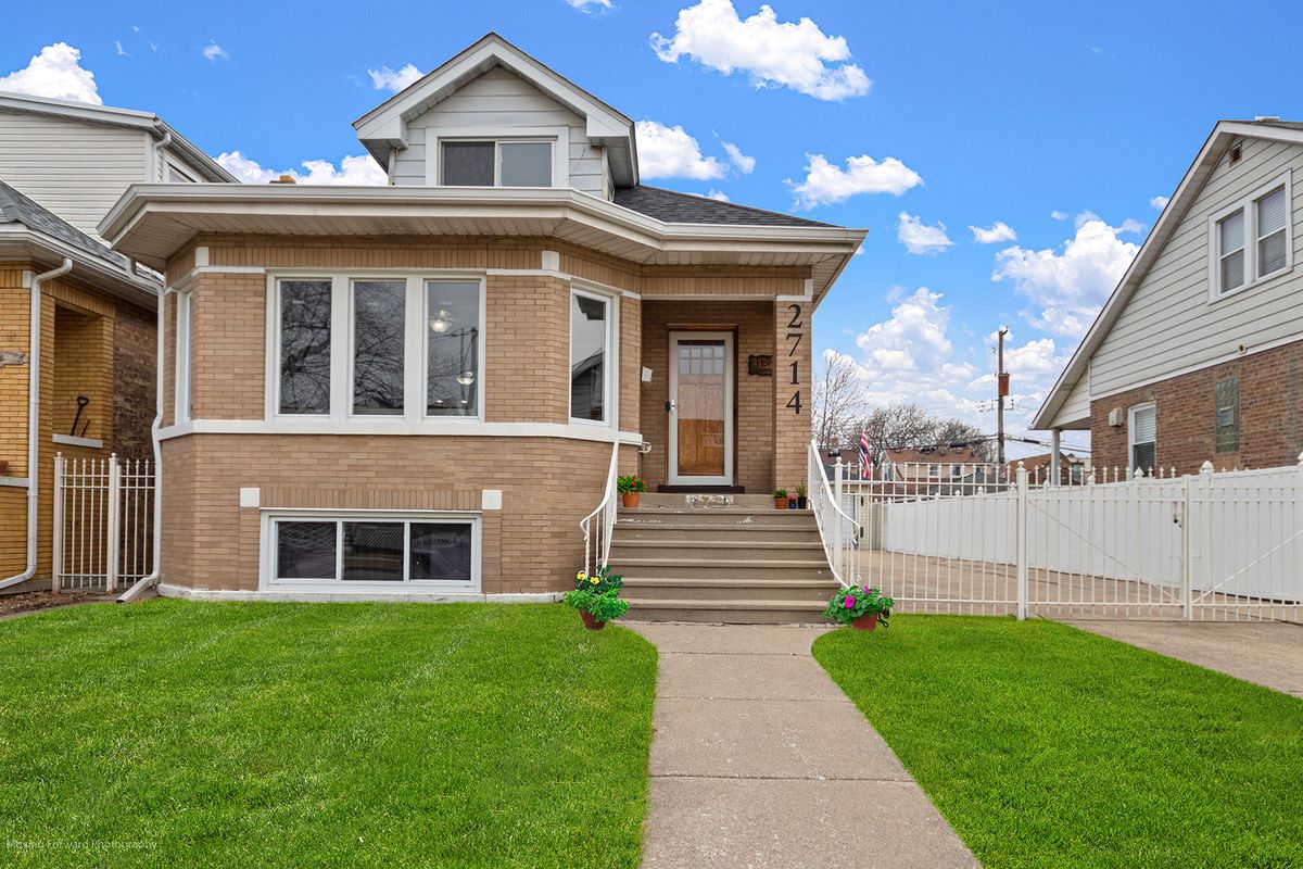 2714 Mango Avenue, Chicago, IL 60639