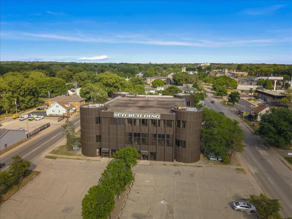 111 N 6th Street, Pekin, IL 61554