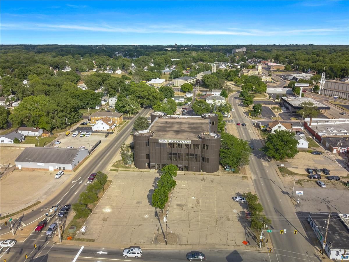 111 N 6th Street, Pekin, IL 61554