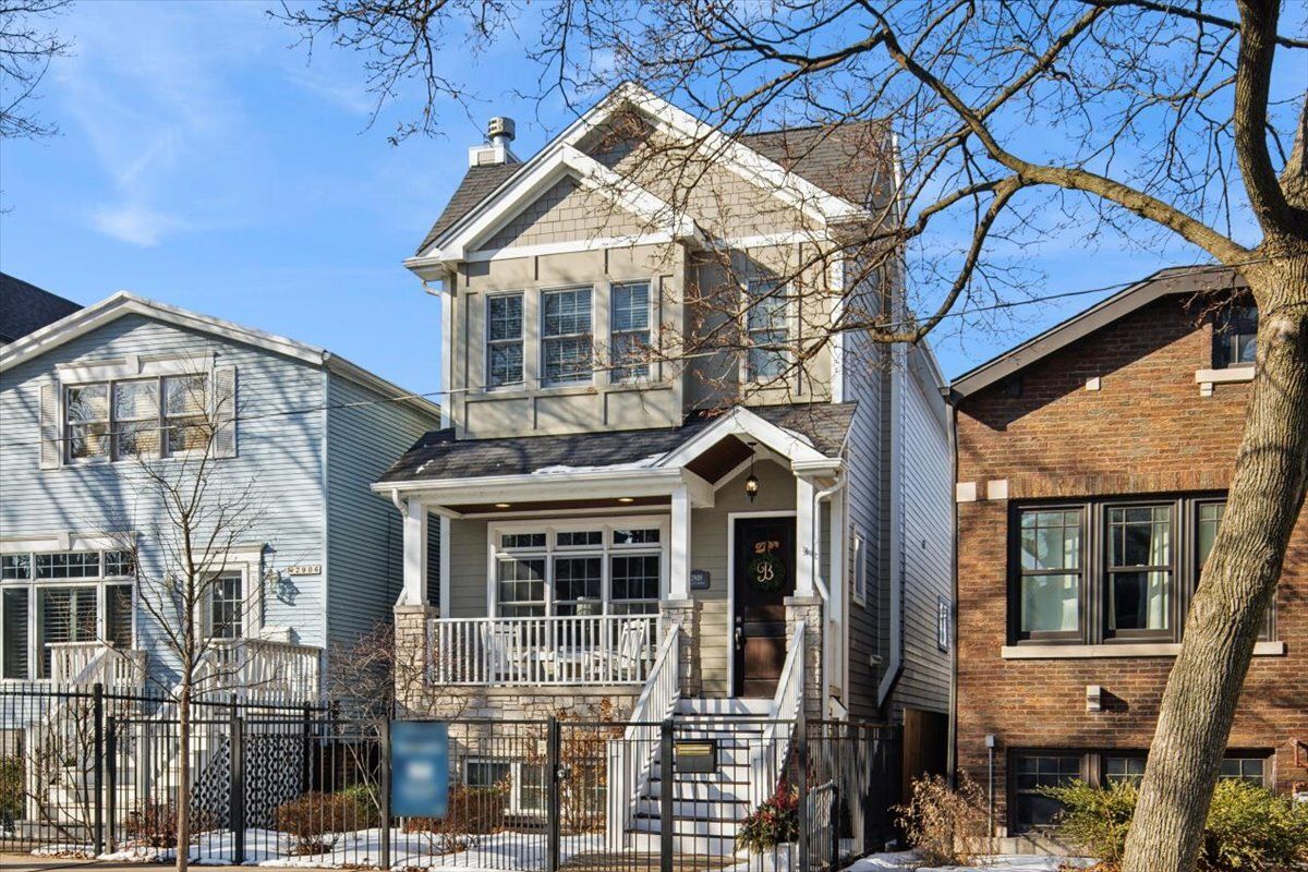 2908 N Seeley Avenue — Chicago, IL 60618