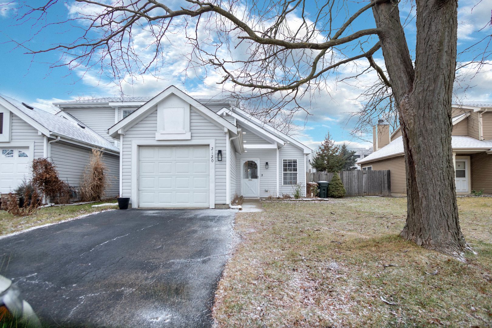 2120 Brittany Court — Glendale Heights, IL 60139