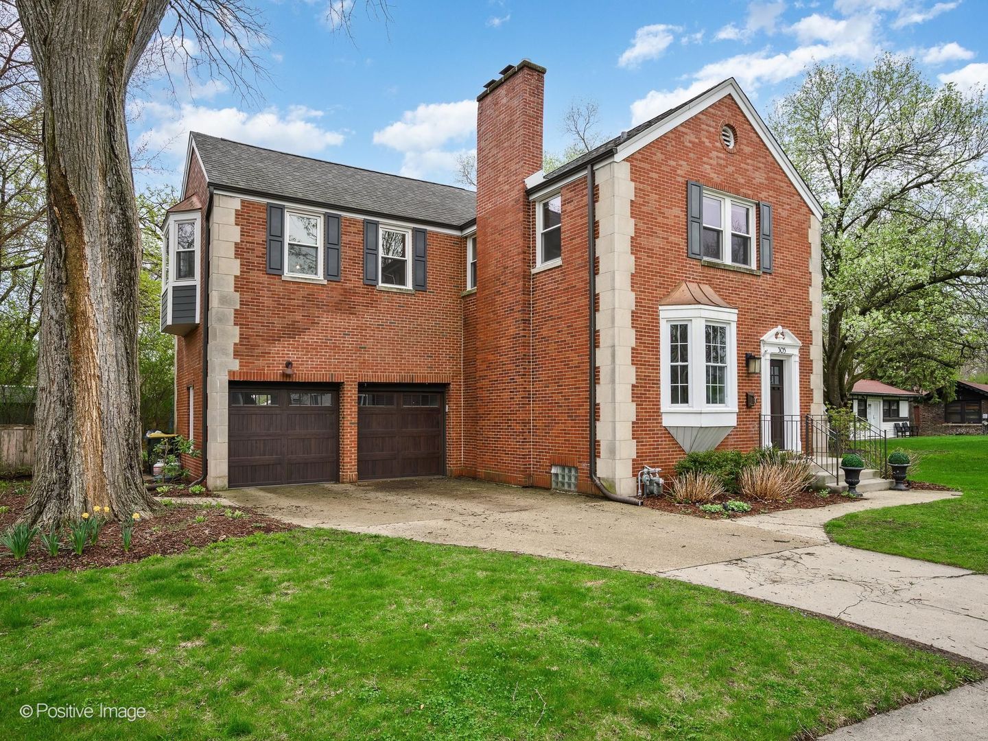 305 Maplewood Road — Riverside, IL 60546