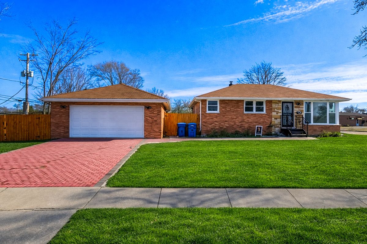 401 14th Place, Chicago Heights, IL 60411