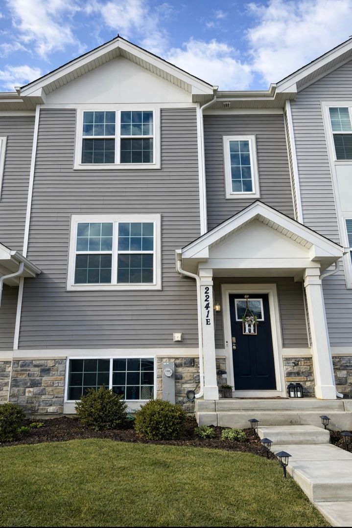 2241 Sassafras Way, Wonder Lake, IL 60097