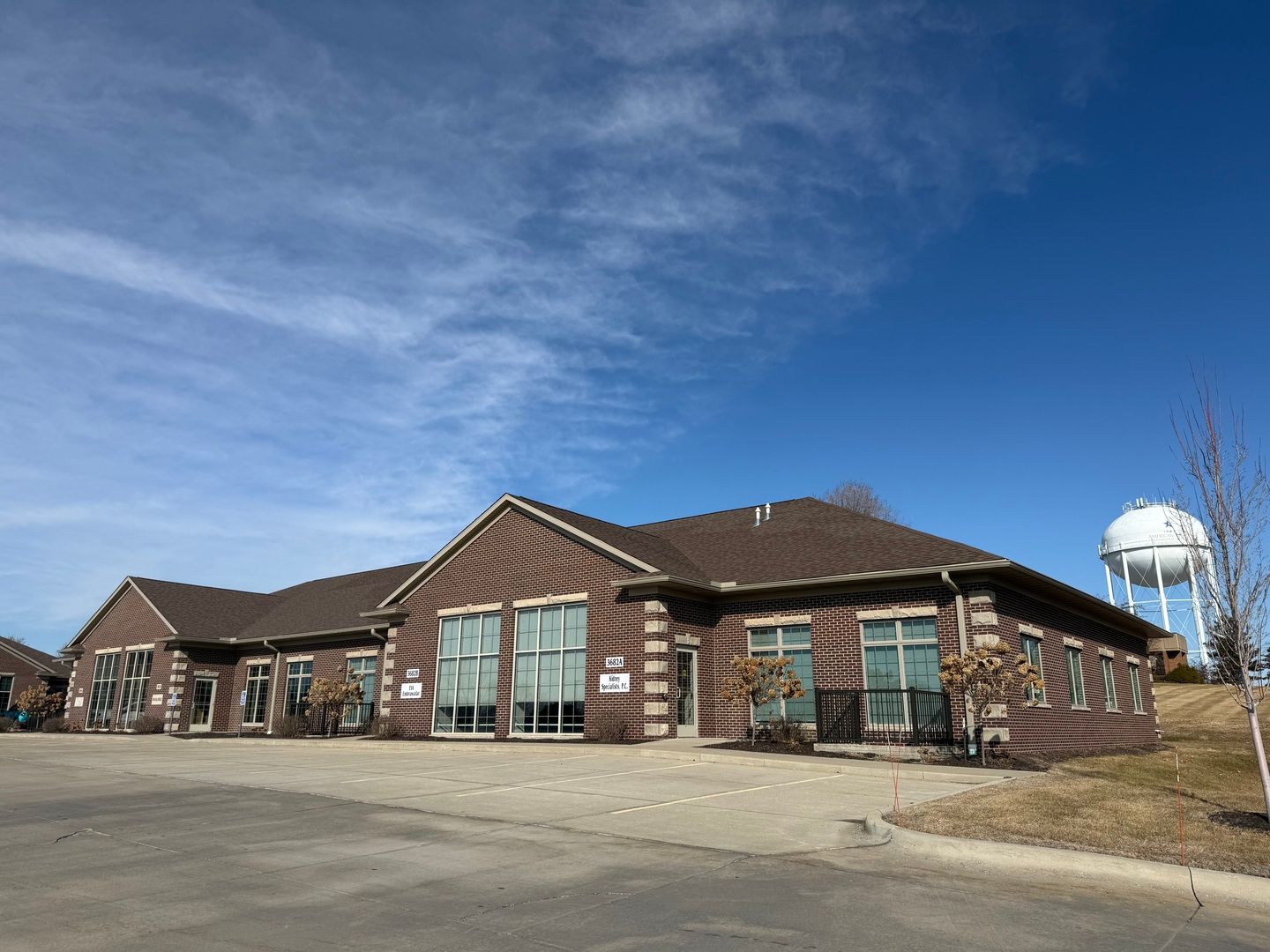 3682 Utica Ridge Road #A-B — Bettendorf, IA 52722