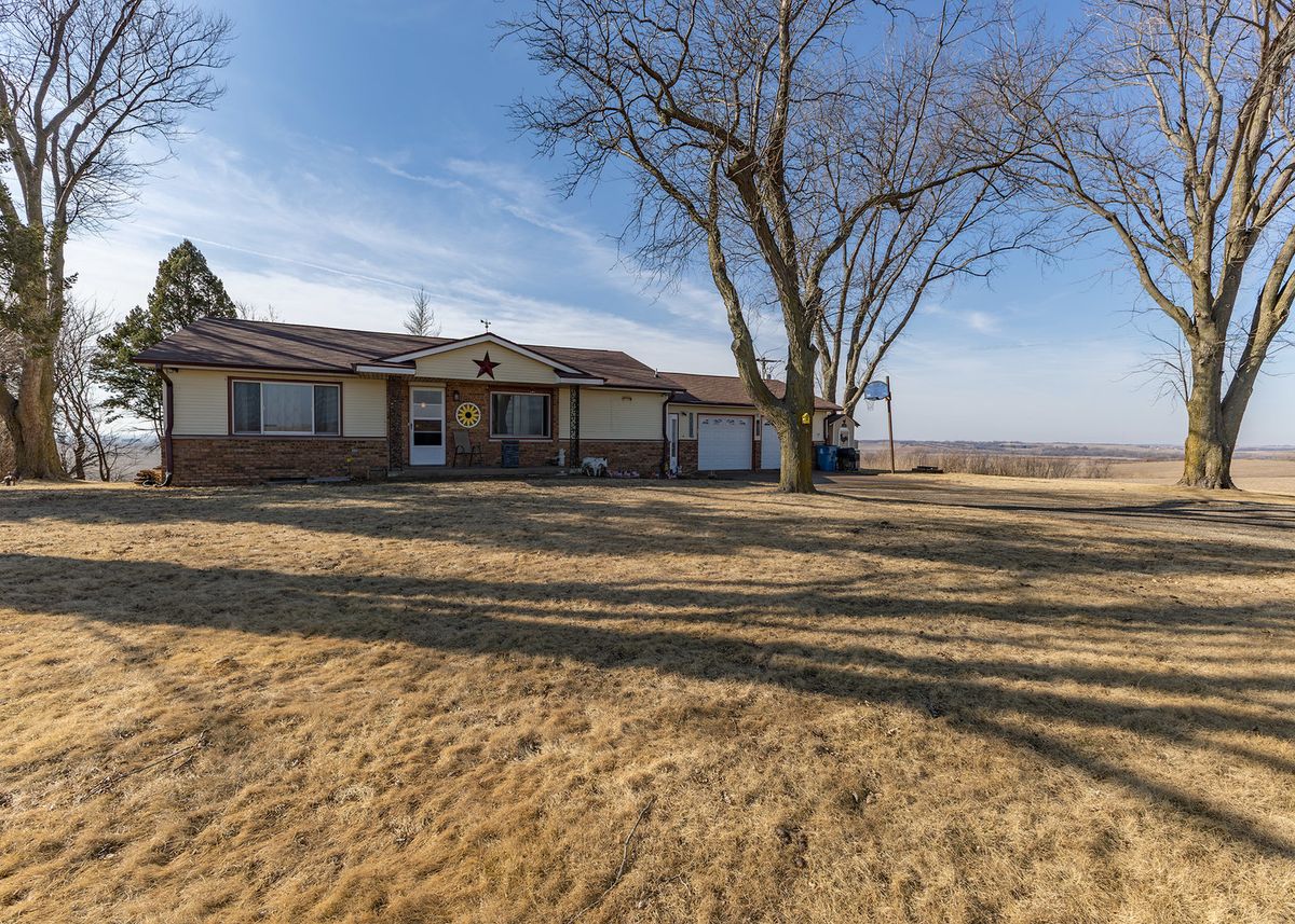 3779 136 Highway, Bryant, IA 52727