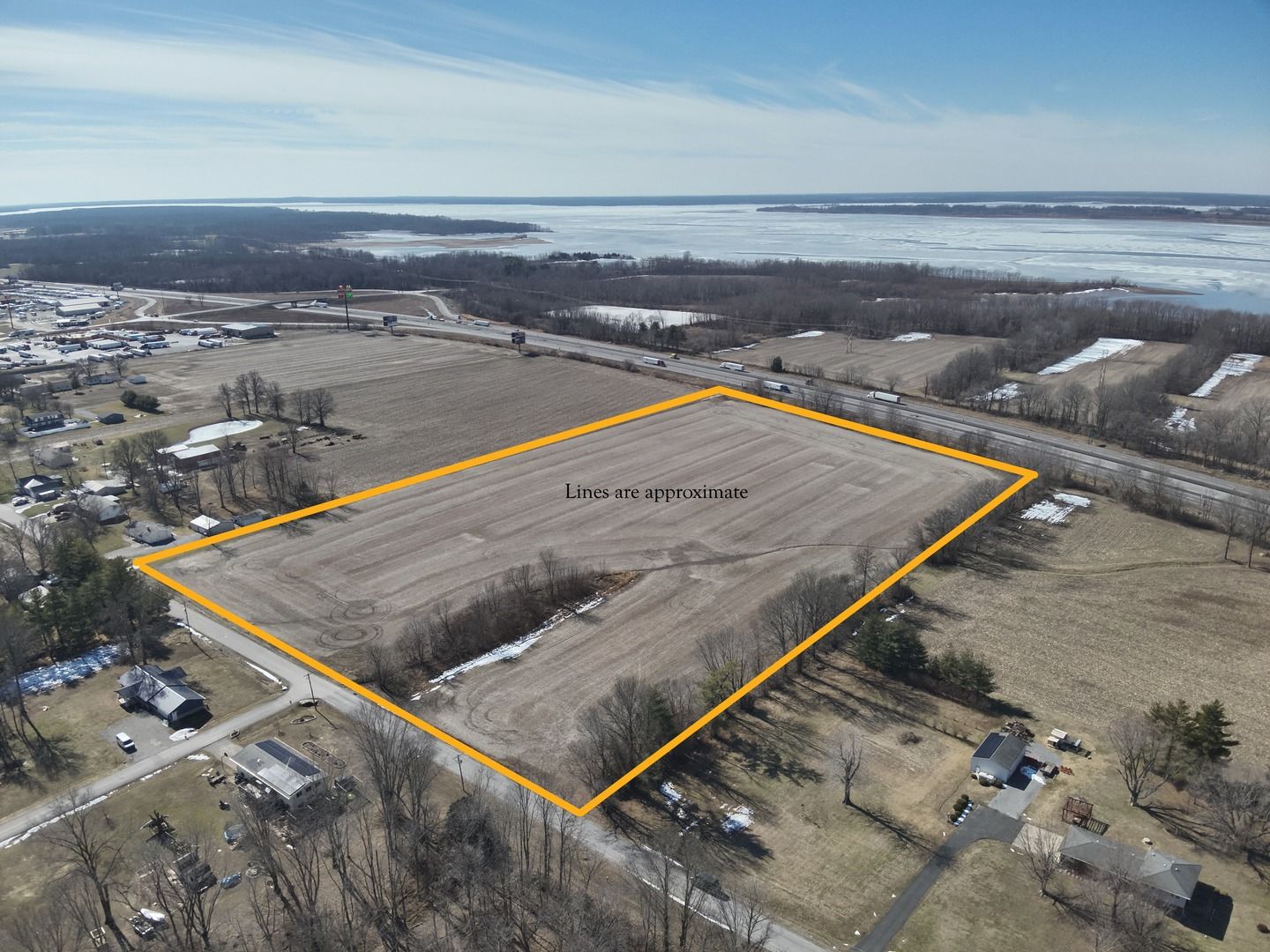 0000 N Oak Street — Ina, IL 62846
