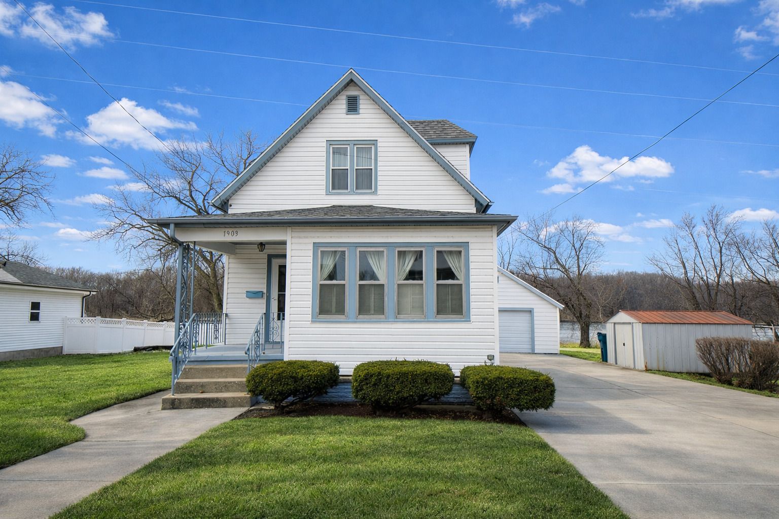 1903 W First Street — Dixon, IL 61021