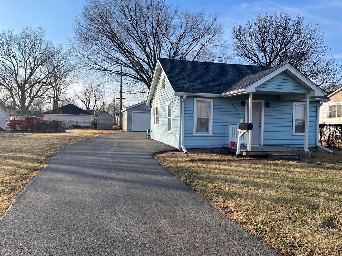 1306 Kinsey Avenue — Joliet, IL 60436