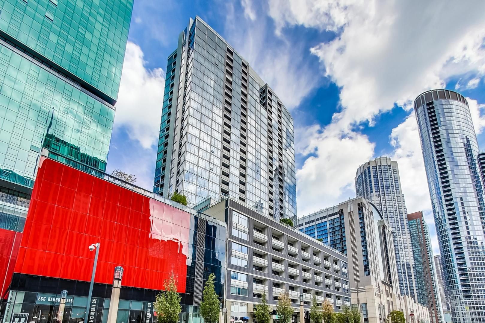 240 E Illinois Street #1811 — Chicago, IL 60611