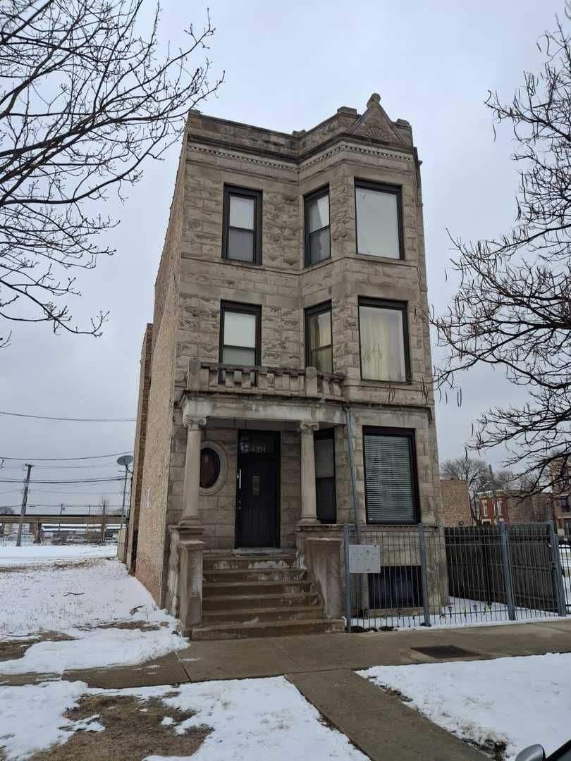 2846 WASHINGTON Boulevard, Chicago, IL 60612