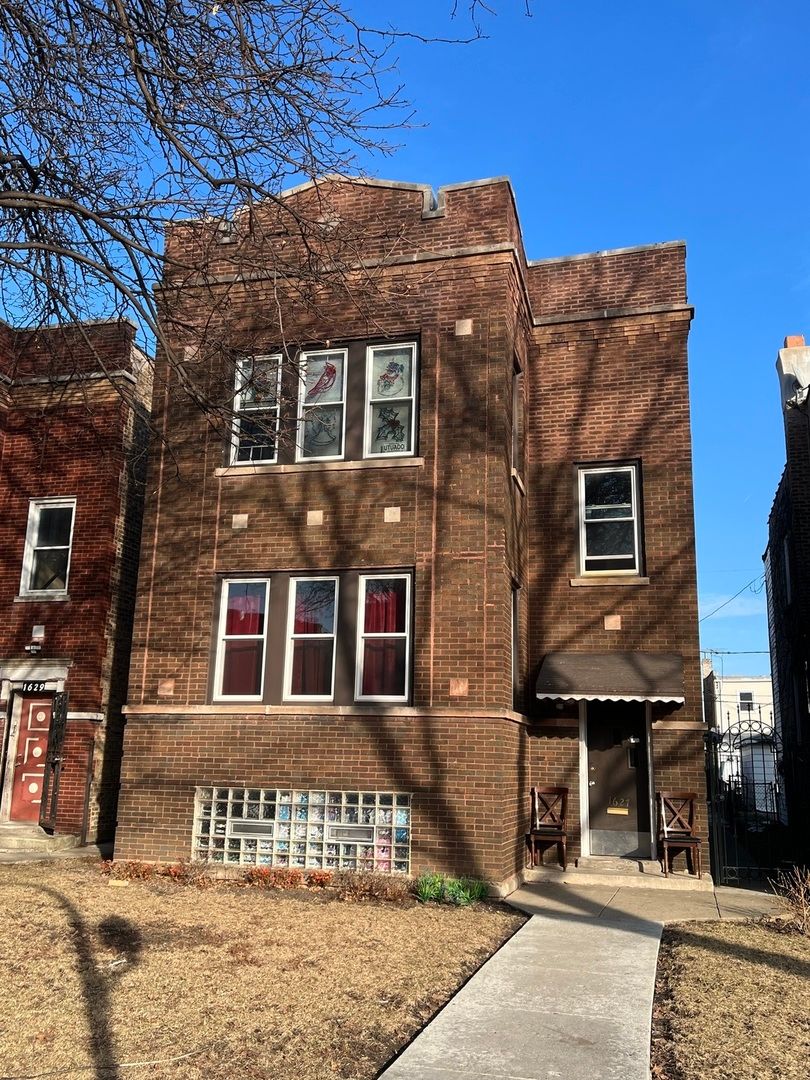 1627 N Lotus Avenue — Chicago, IL 60639