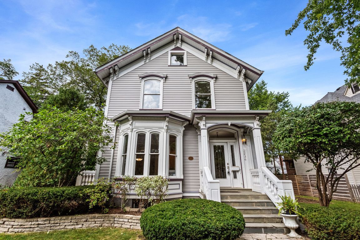 2236 Ridge Avenue — Evanston, IL 60201