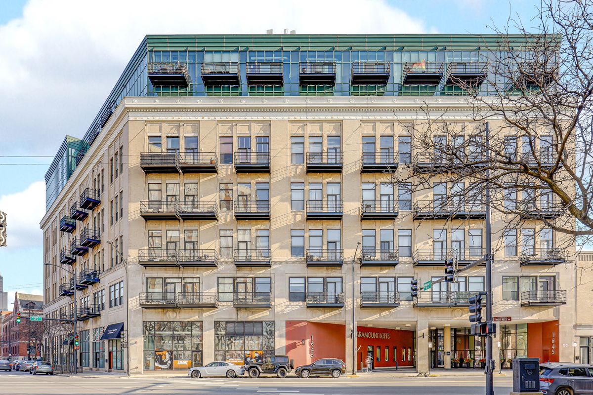 1645 Ogden Avenue, Chicago, IL 60612