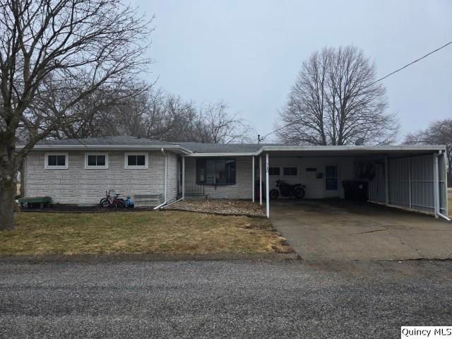 710 Country Lane — Carthage, IL 62321-1258