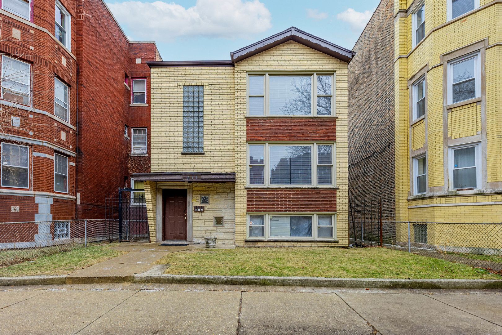 7637 S Essex Avenue #1 — Chicago, IL 60649
