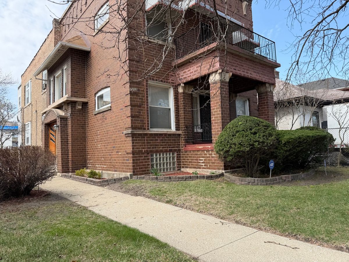 7332 Luella Avenue, Chicago, IL 60649