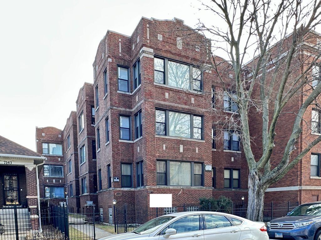 7147 S CONSTANCE Avenue #2E — Chicago, IL 60649