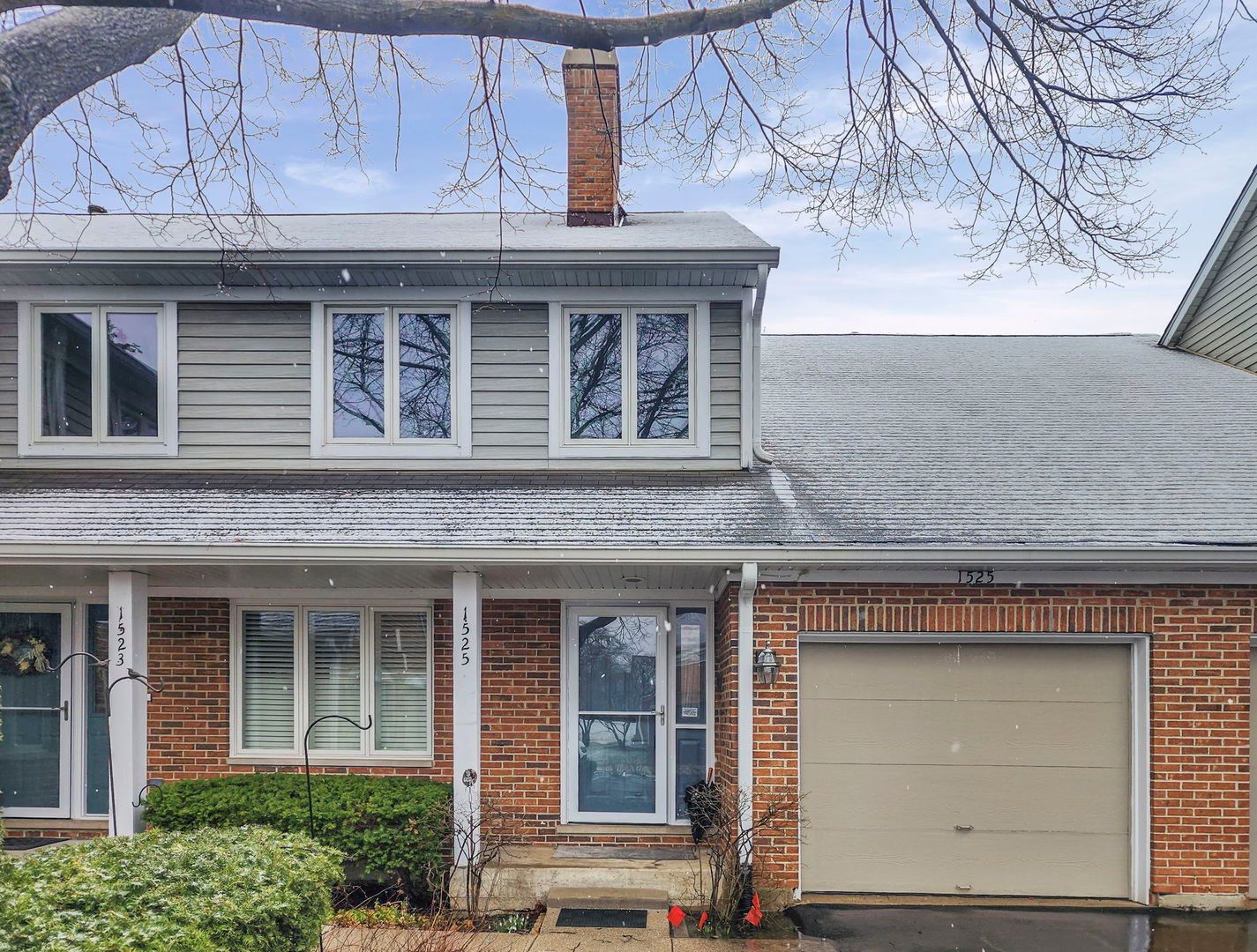 1525 N Kendal Court — Arlington Heights, IL 60004