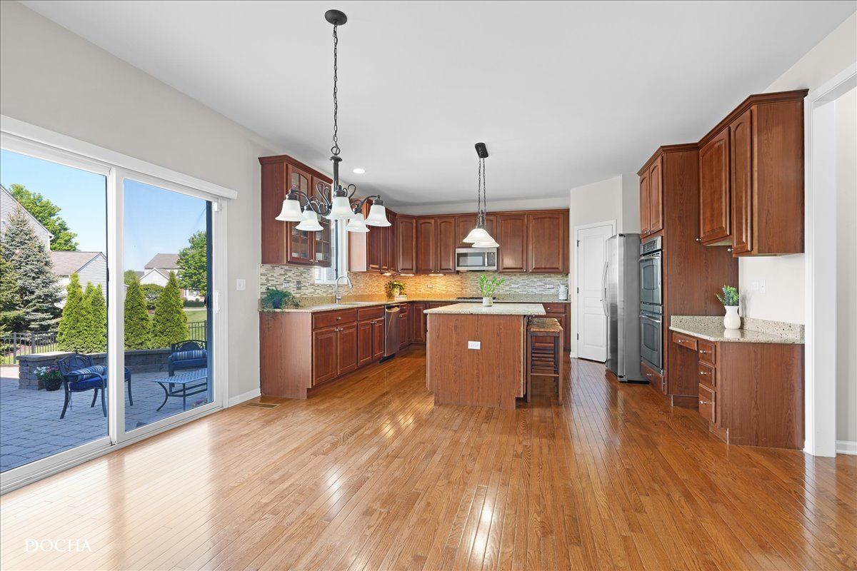 25004 W Prairie Grove Drive, Plainfield, IL 60585