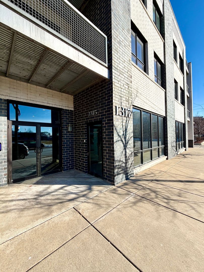 1315 N Larrabee Street — Chicago, IL 60610