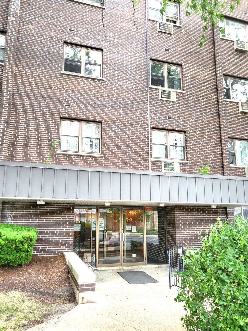 4600 N Cumberland Avenue #613 — Chicago, IL 60656