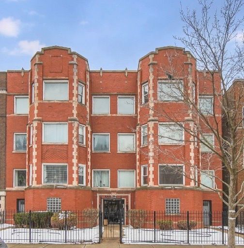 6720 S Paxton Avenue #3N — Chicago, IL 60649
